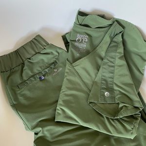 Barco One Wellness Scrub Set